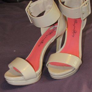 Nude Penny Loves Kenny  Stiletto